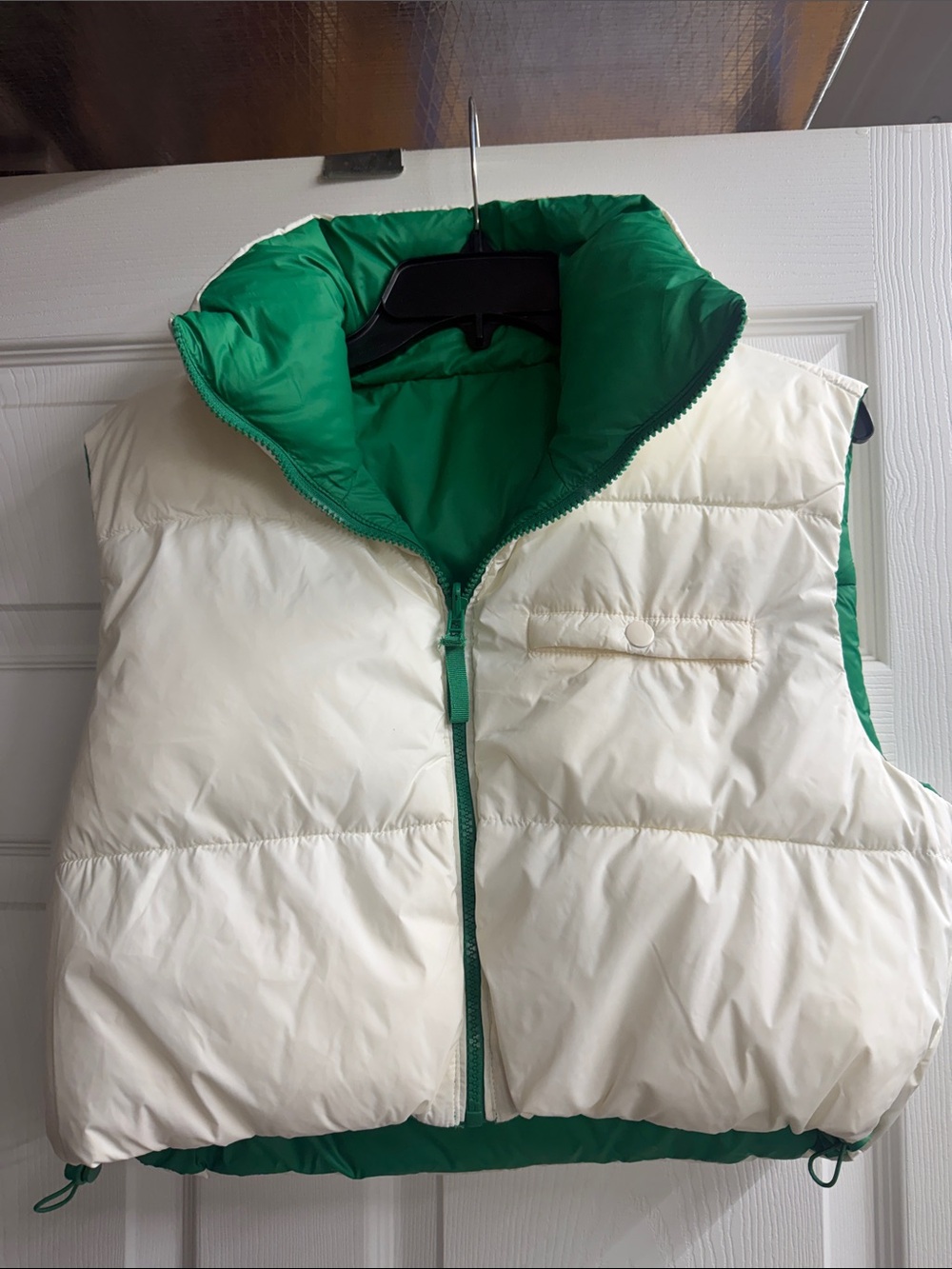 Reversible Cropped Puffer Vest in Cream and Green